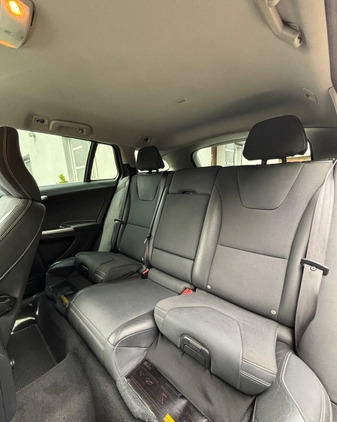 Volvo V60 cena 45000 przebieg: 256700, rok produkcji 2011 z Wieruszów małe 137